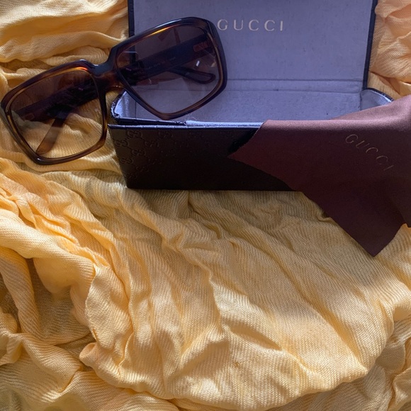 Gucci Vintage Shades - Picture 2 of 4
